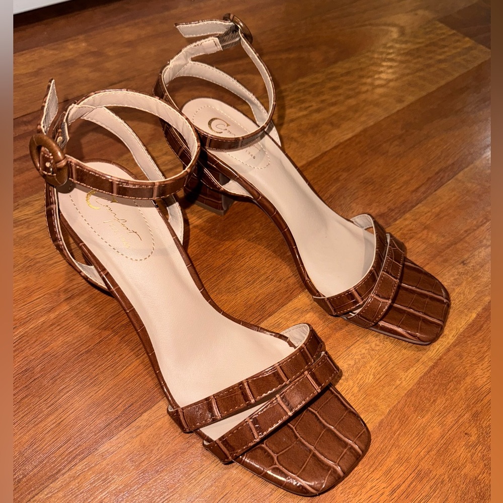 Brown Crocodile-Embossed Women block heel Sandals size 8